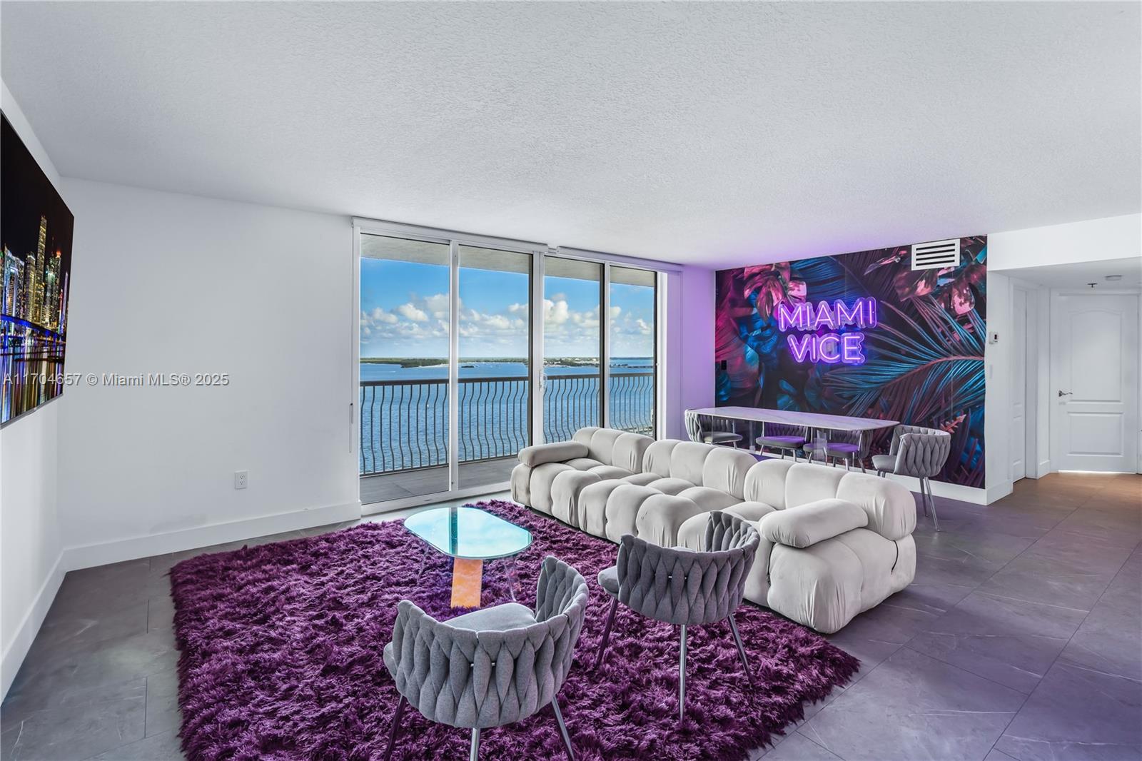 1200 Brickell Bay Dr #1701, Miami, Florida image 2