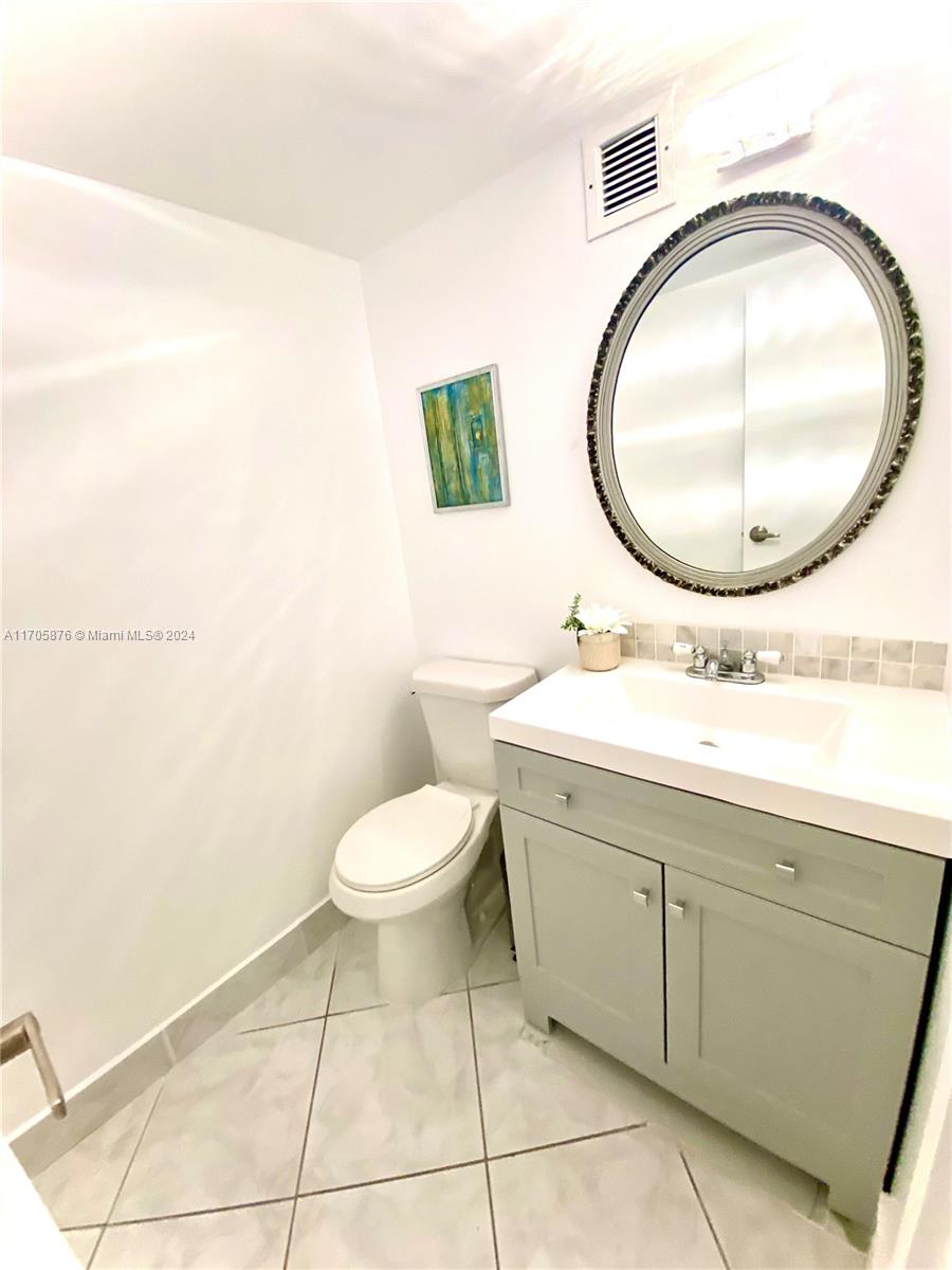 2101 Atlantic Shores Blvd #108, Hallandale Beach, Florida image 23