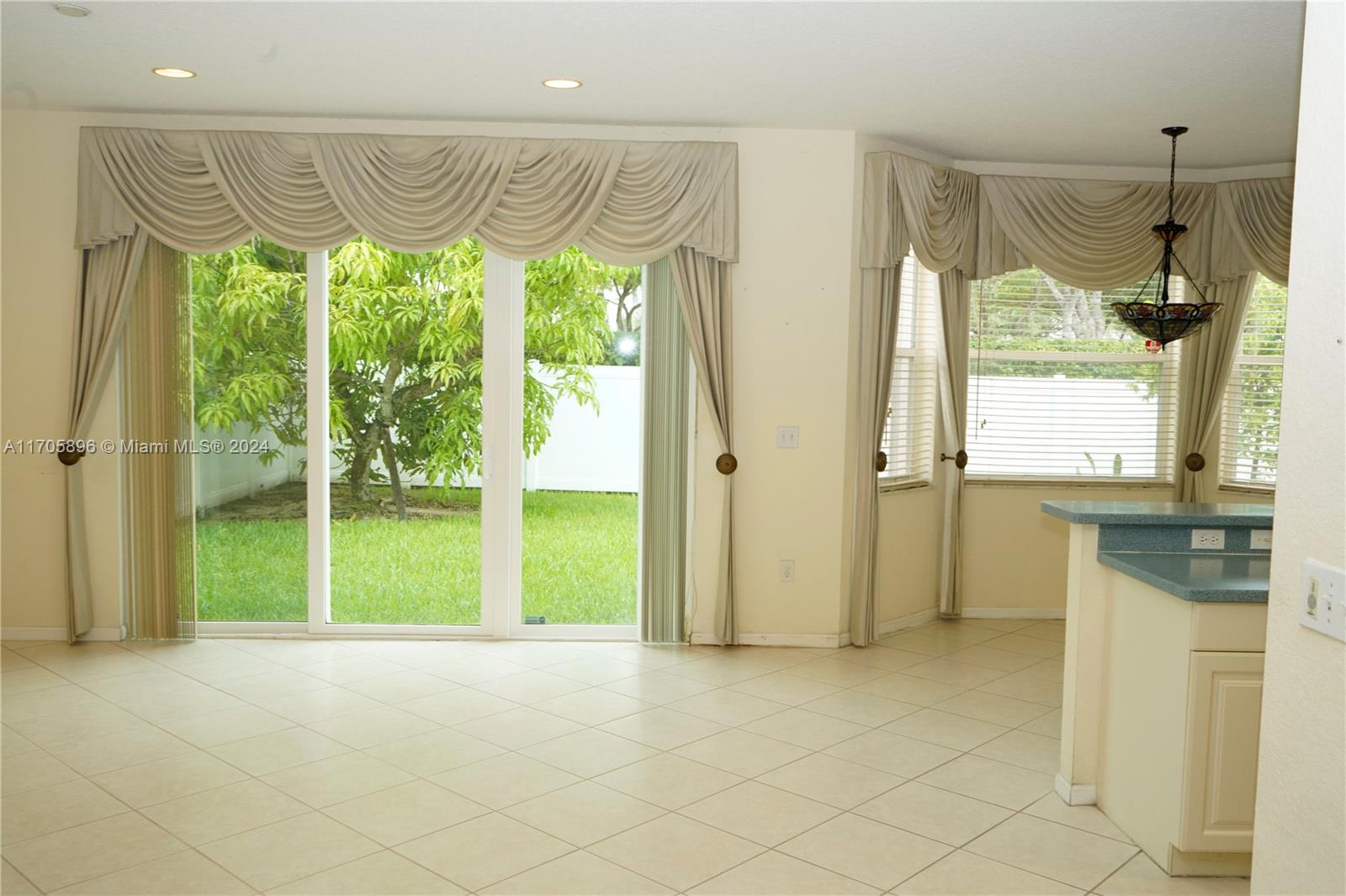 1466 NW 159th Ln, Pembroke Pines, Florida image 12