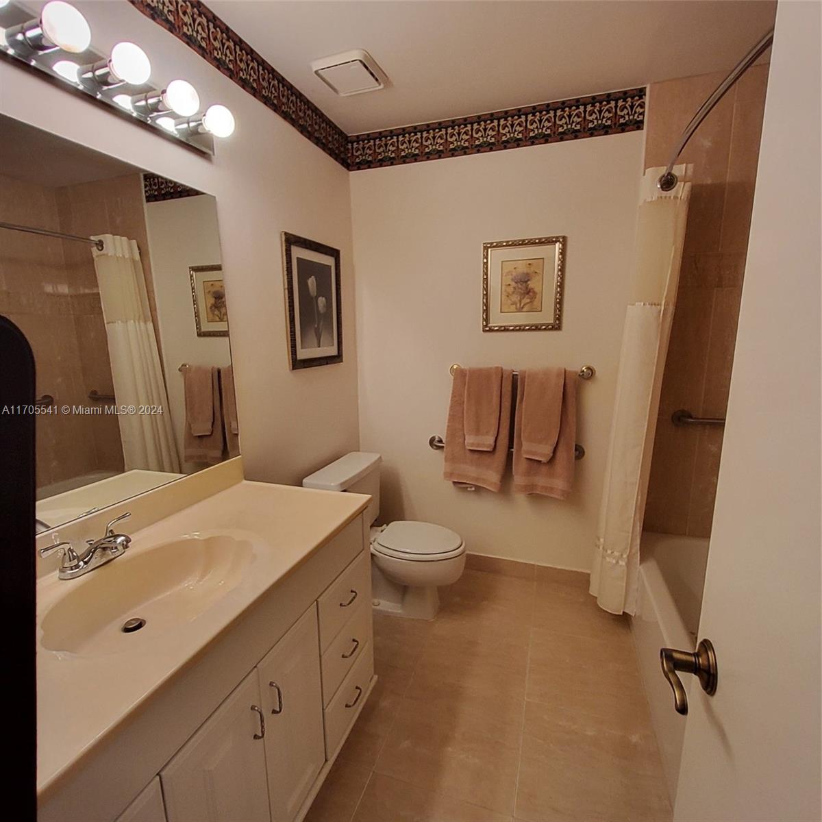 450 Lakeview Dr #2, Weston, Florida image 22