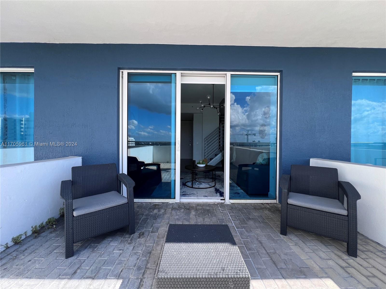 60 SW 13th St #1109, Miami FL 33130