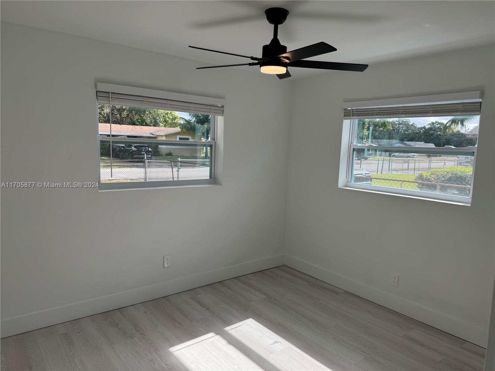 921 NW 35th Ter, Lauderhill, Florida image 9