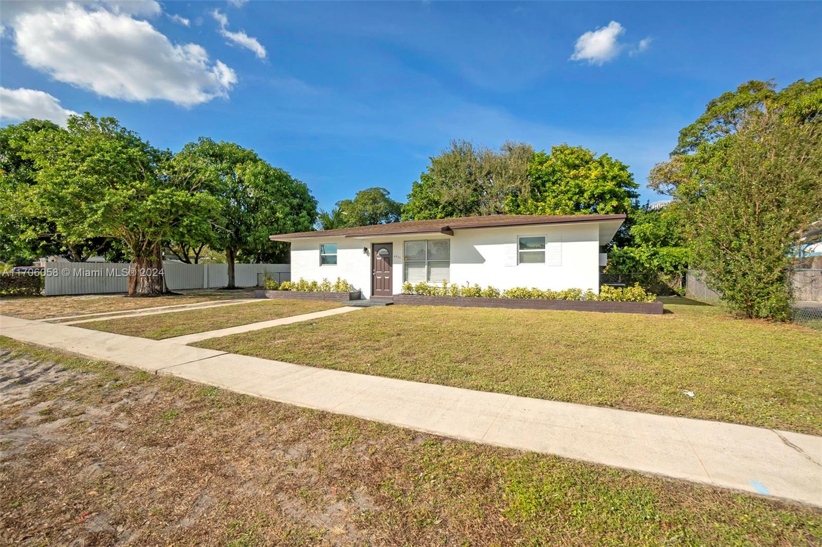 6839 SW 20th St, Miramar, Florida image 2