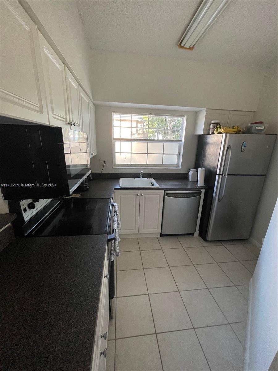 2361 NW 96th Ter #18A, Pembroke Pines, Florida image 4