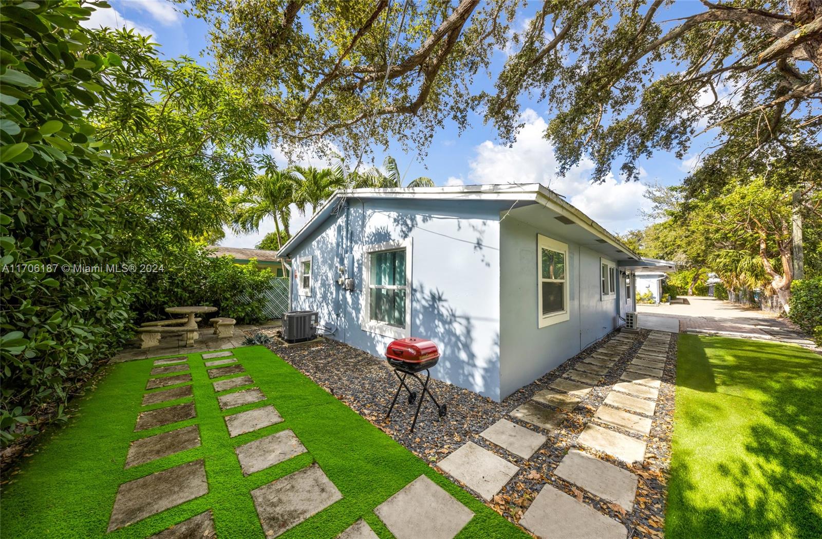 2302 Taylor St, Hollywood, Florida image 14