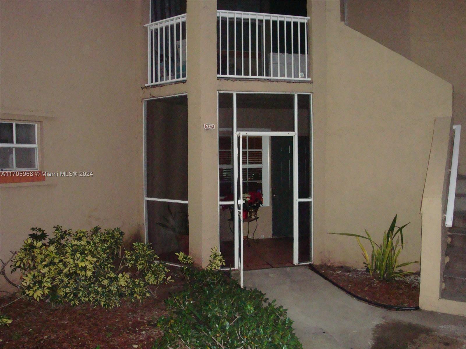 8630 SW 3rd St #102, Pembroke Pines, Florida image 2