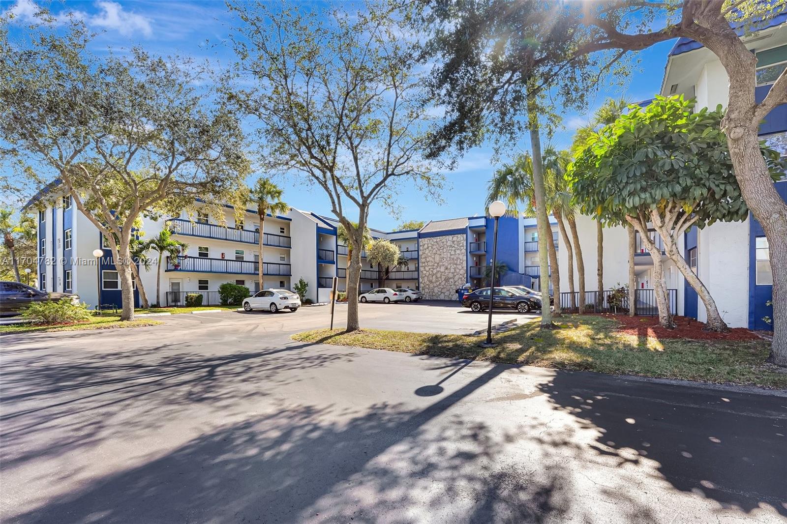 3170 Holiday Springs Blvd #6-209, Margate, Florida image 3