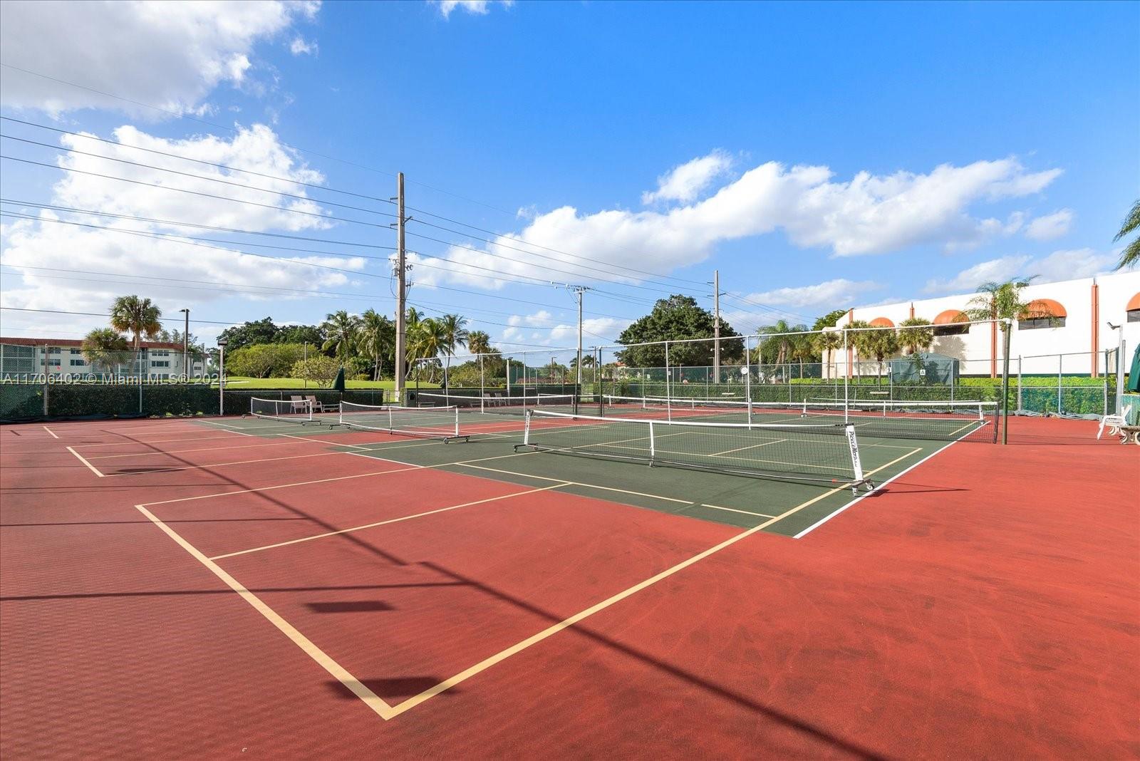 9711 N Hollybrook Lake Dr #109, Pembroke Pines, Florida image 35