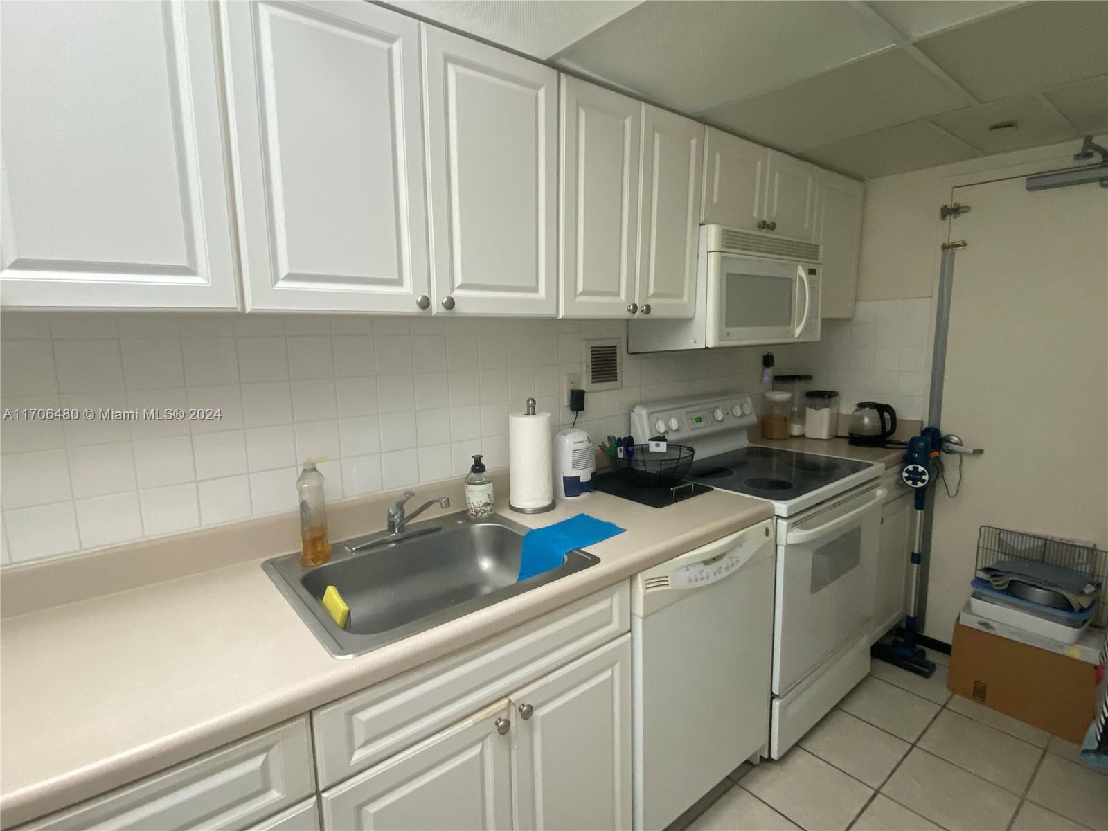 1200 W West Ave #301, Miami Beach, Florida image 11