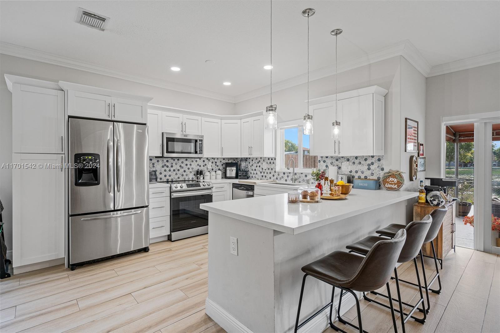 14944 SW 32nd Ter, Miami, Florida image 32
