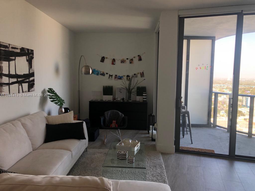 121 NE 34th St #2514, Miami FL 33137