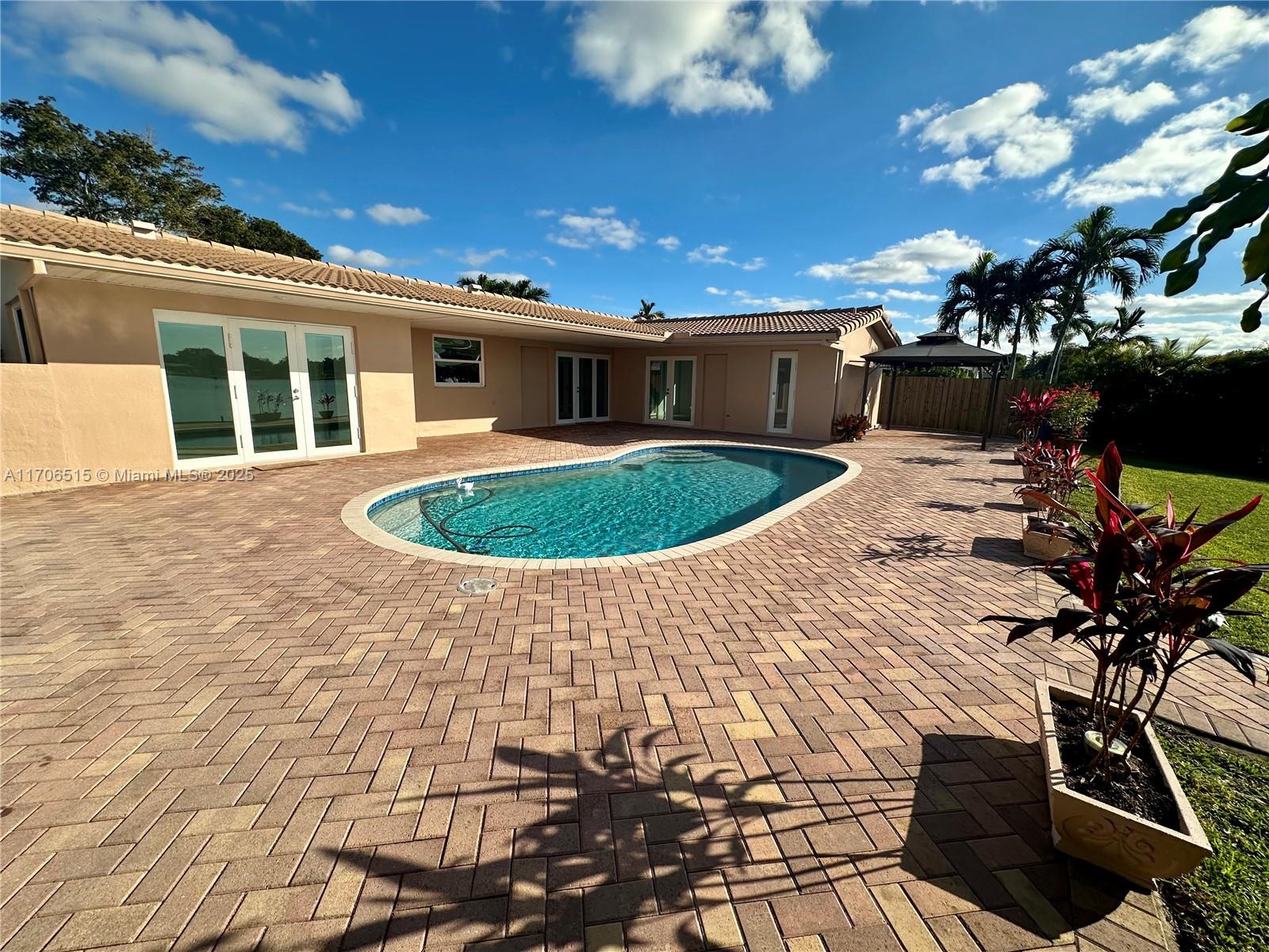 Residential, Pembroke Pines, Florida image 19