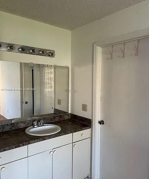 3400 N Pinewalk Dr N #913, Margate, Florida image 11