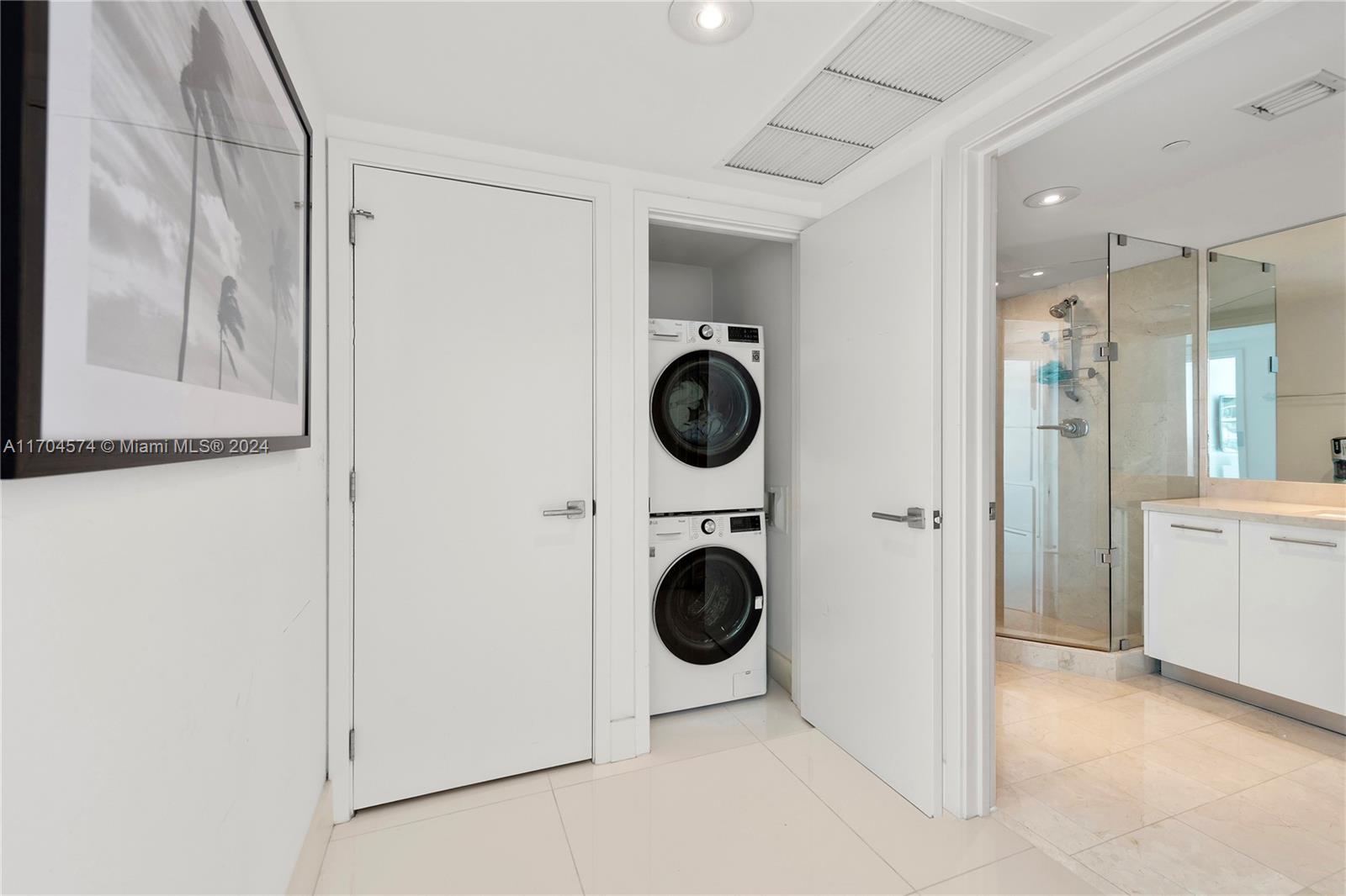 6801 Collins Ave #PH07(Door PH12), Miami Beach FL 33141