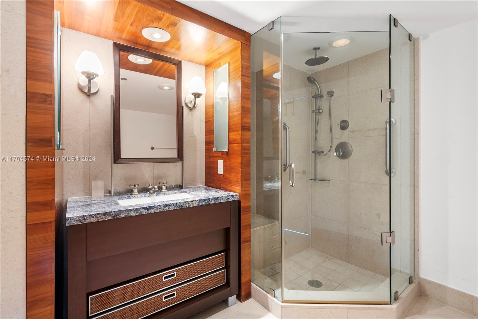 6801 Collins Ave #PH07(Door PH12), Miami Beach FL 33141