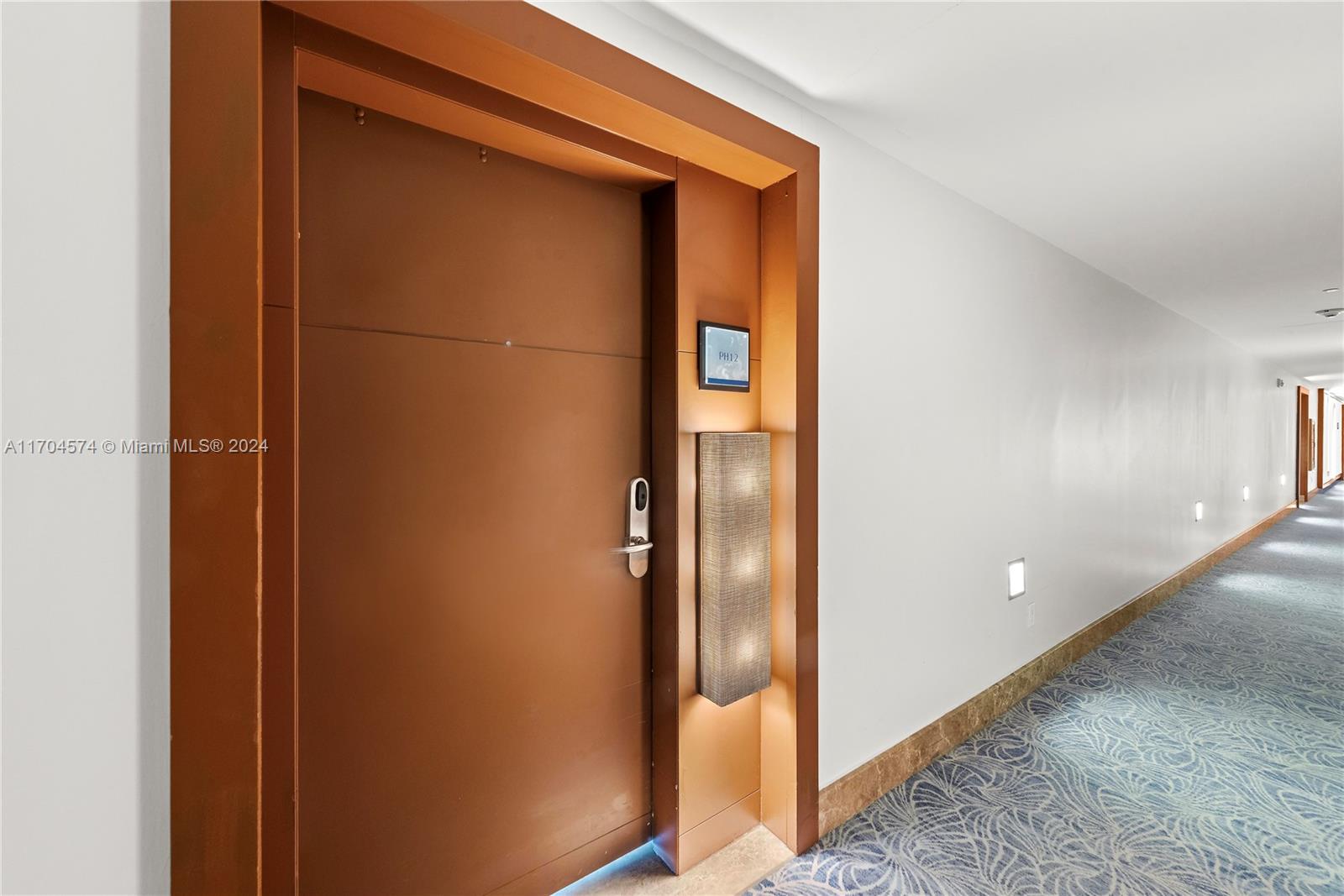 6801 Collins Ave #PH07(Door PH12), Miami Beach FL 33141