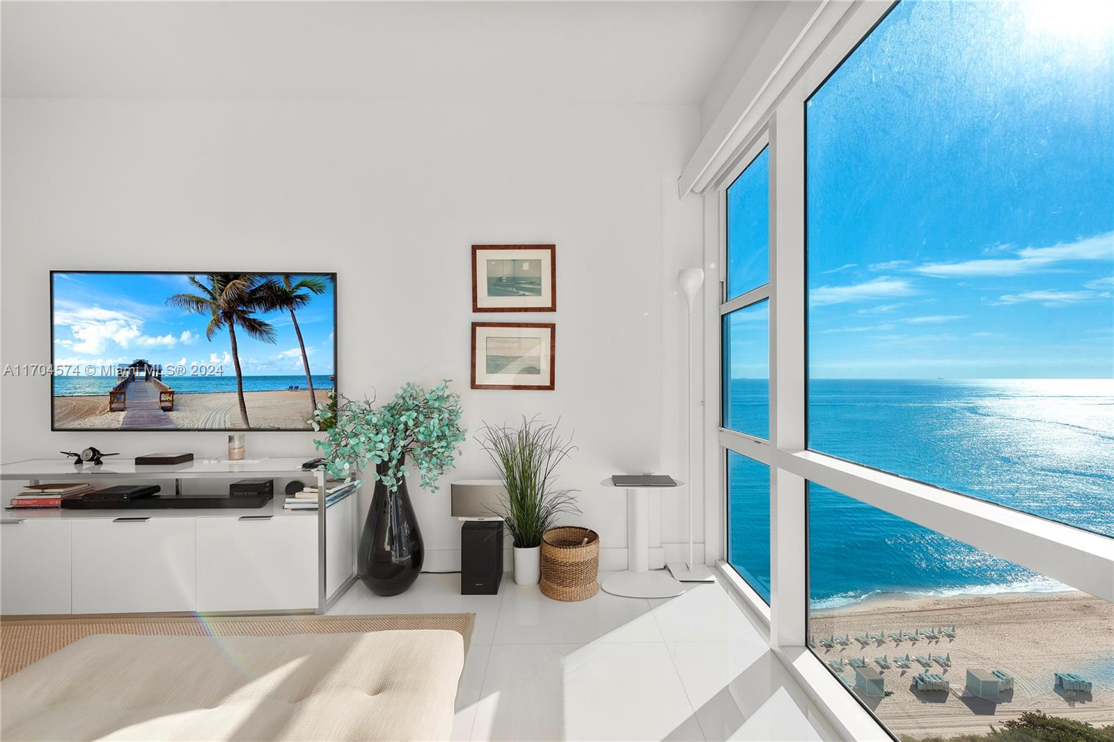 6801 Collins Ave #PH07(Door PH12), Miami Beach FL 33141