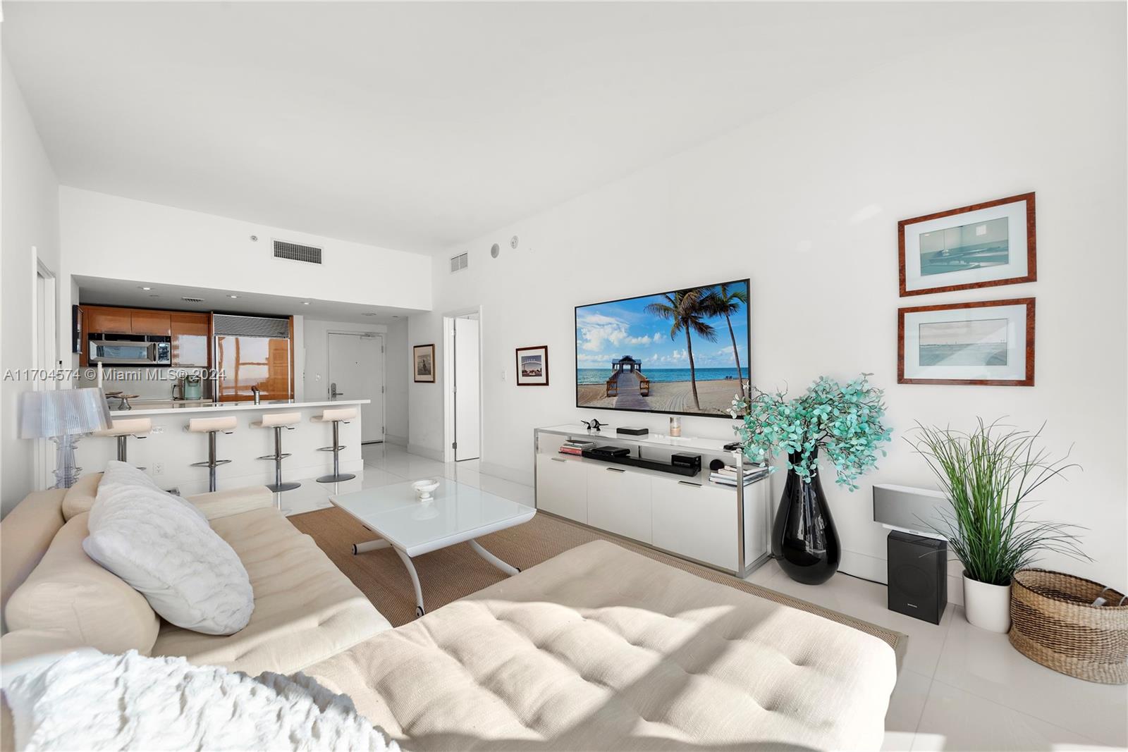 6801 Collins Ave #PH07(Door PH12), Miami Beach FL 33141