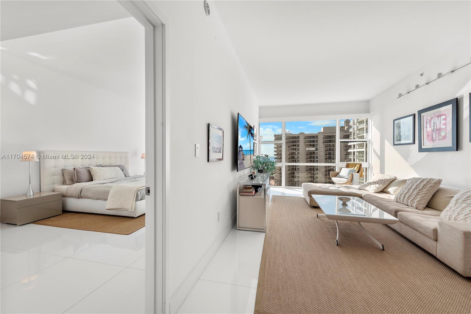 6801 Collins Ave #PH07(Door PH12), Miami Beach FL 33141