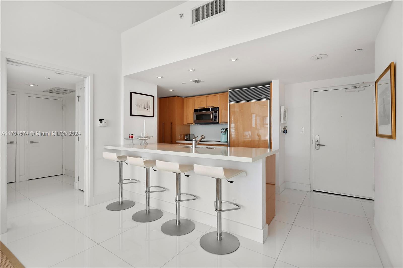 6801 Collins Ave #PH07(Door PH12), Miami Beach FL 33141