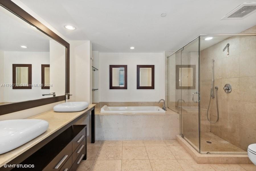 495 Brickell Ave #4605, Miami FL 33131