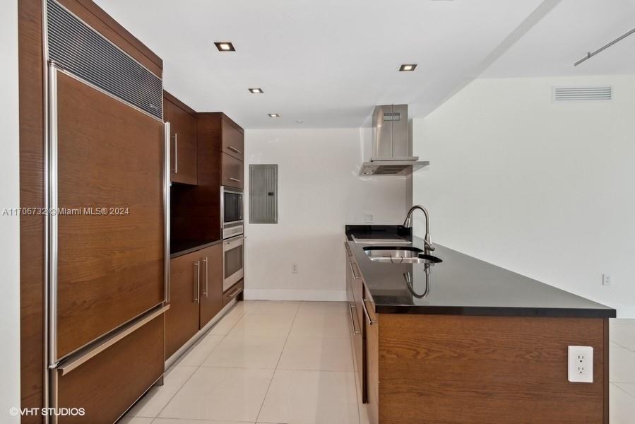 495 Brickell Ave #4605, Miami FL 33131