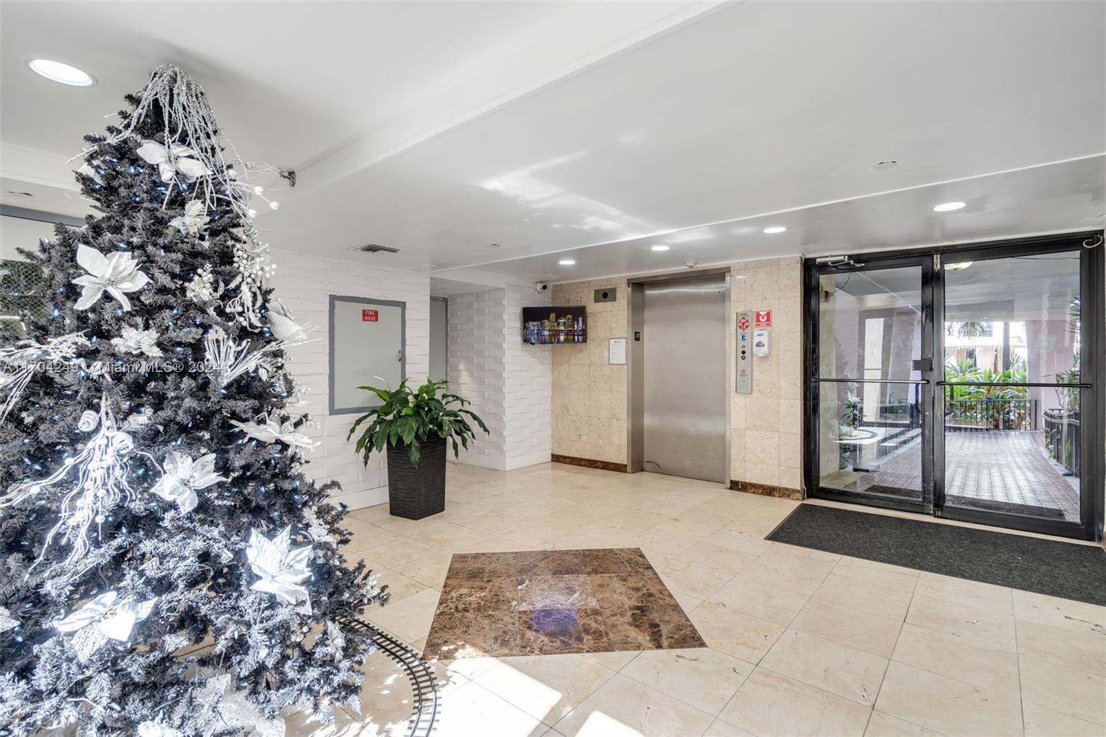 17011 N Bay Rd #403, Sunny Isles Beach, Florida image 3