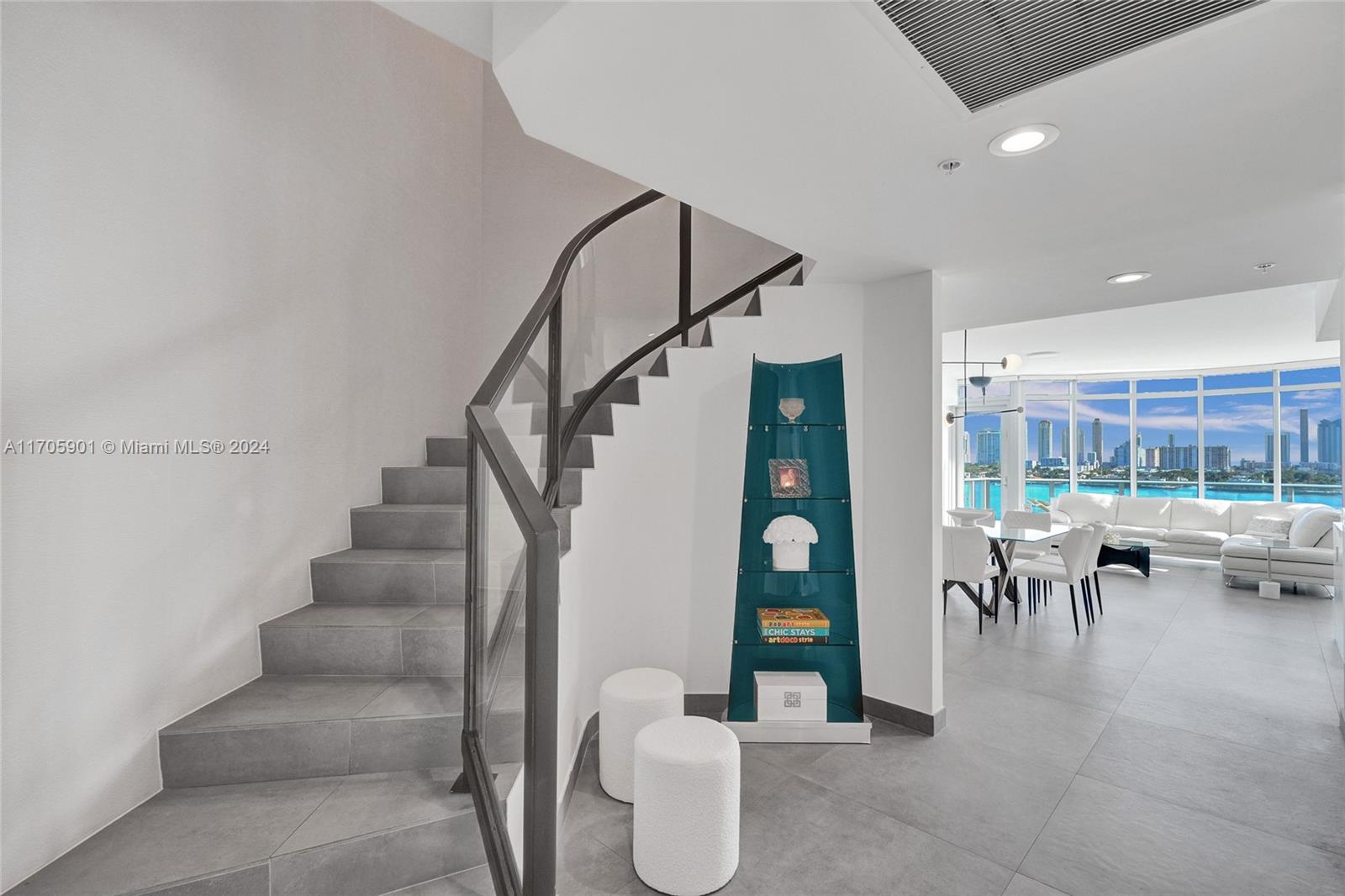 17111 Biscayne Blvd #811, North Miami Beach, Florida image 17