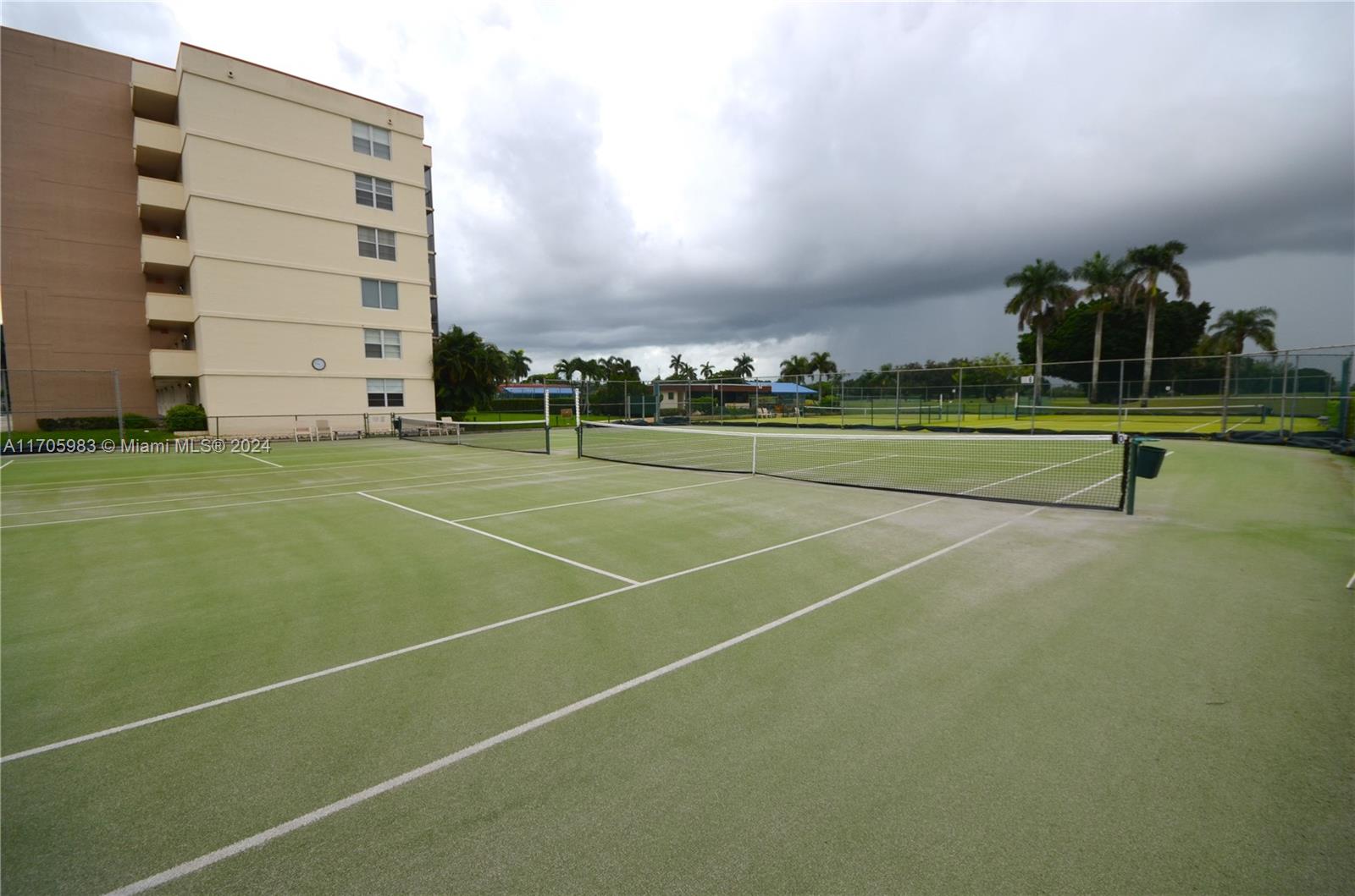 371 S Hollybrook Dr #310, Pembroke Pines, Florida image 32