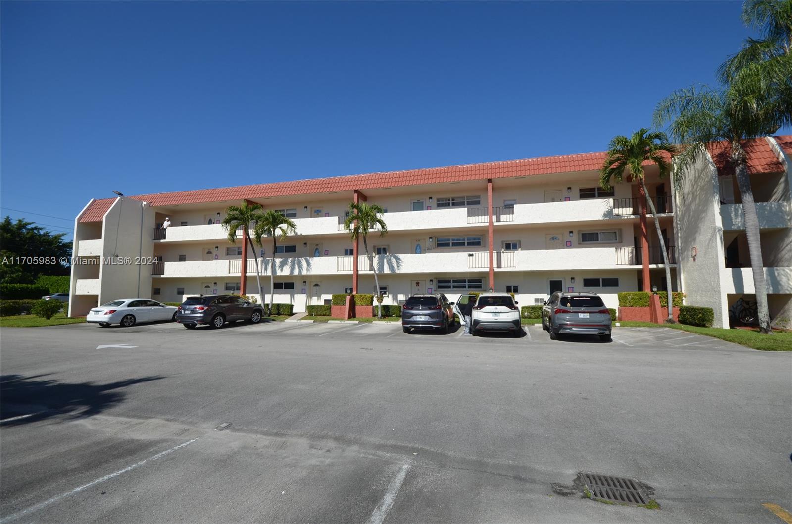 371 S Hollybrook Dr #310, Pembroke Pines, Florida image 38