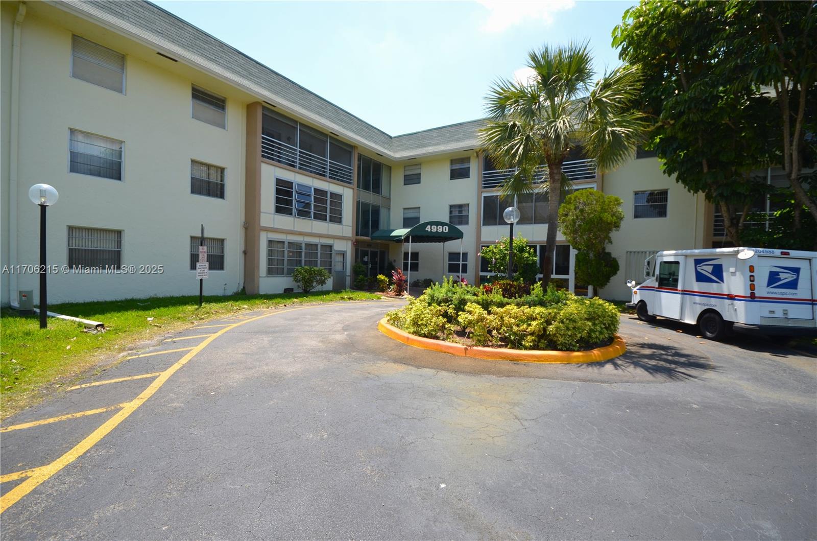 4990 E Sabal Palm Blvd #307, Tamarac, Florida image 31