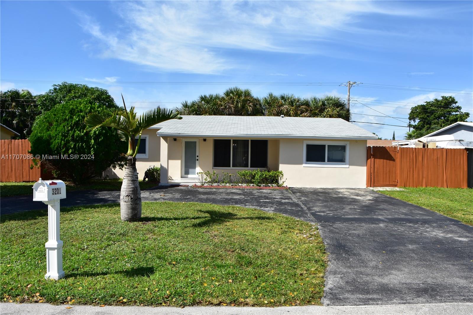 3201 NE 9th Ter, Pompano Beach, Florida image 1