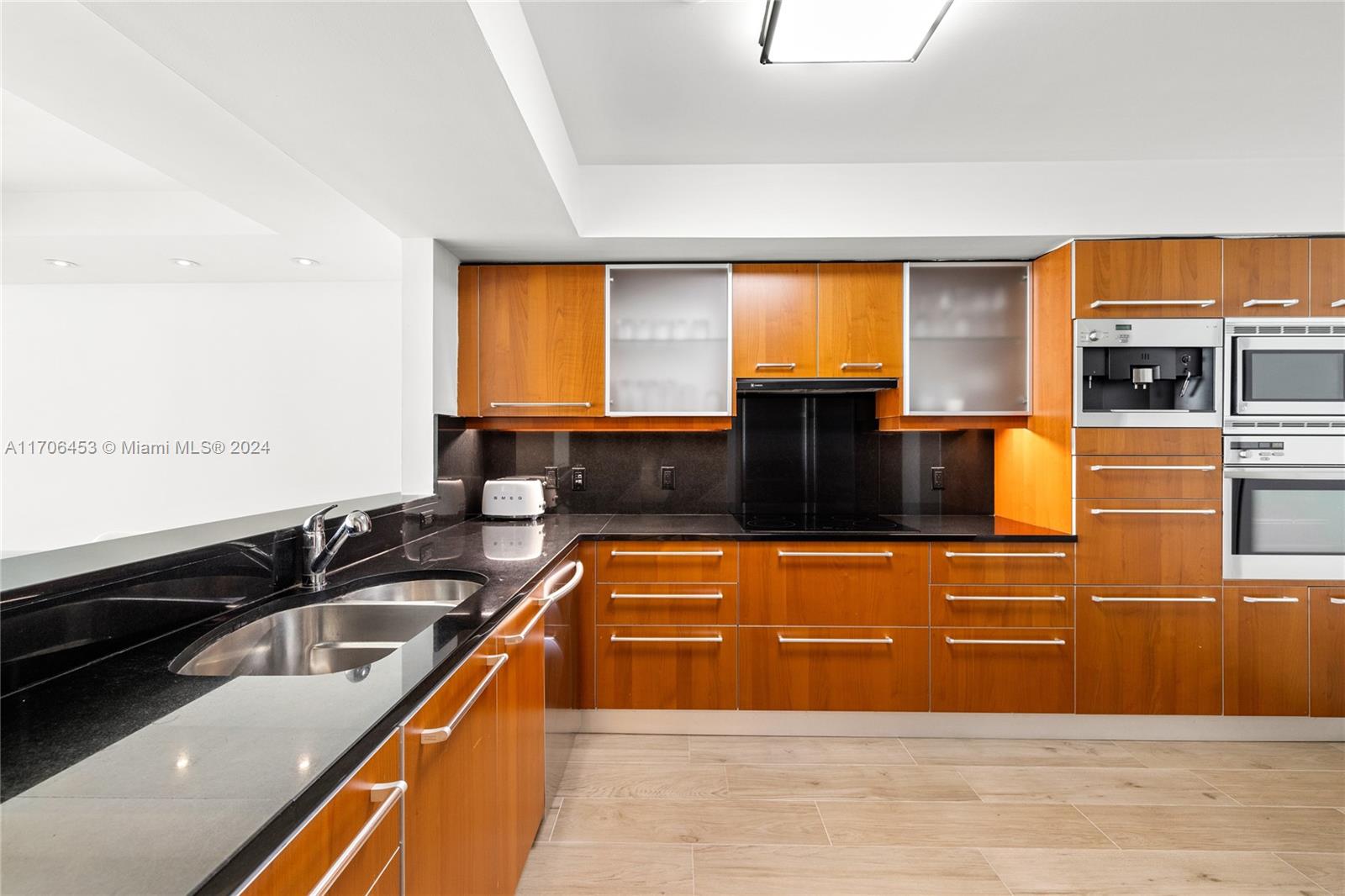 1331 Brickell Bay Dr #1203, Miami FL 33131