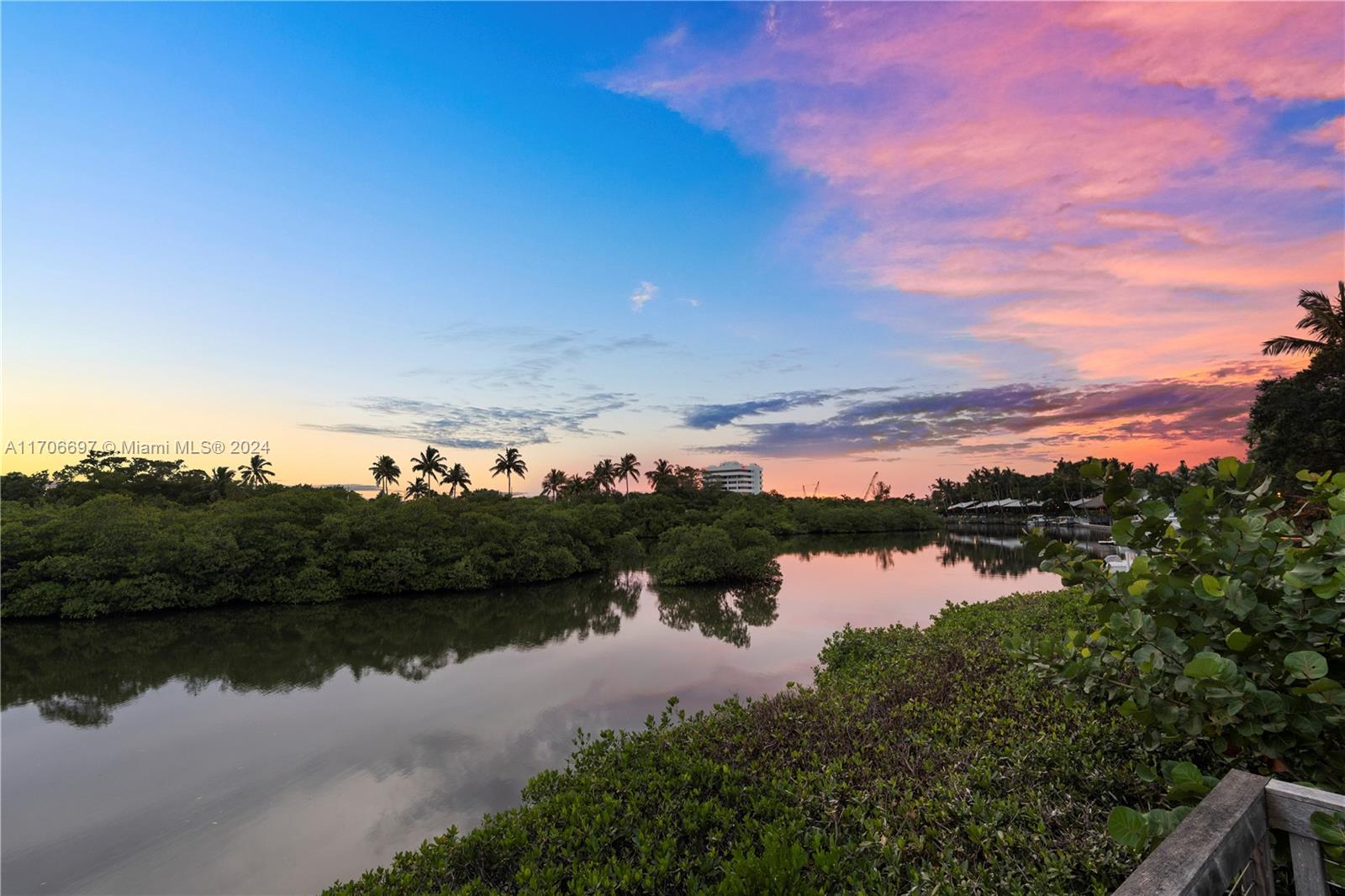 310 Inlet Waters Cir, Jupiter, Florida image 37