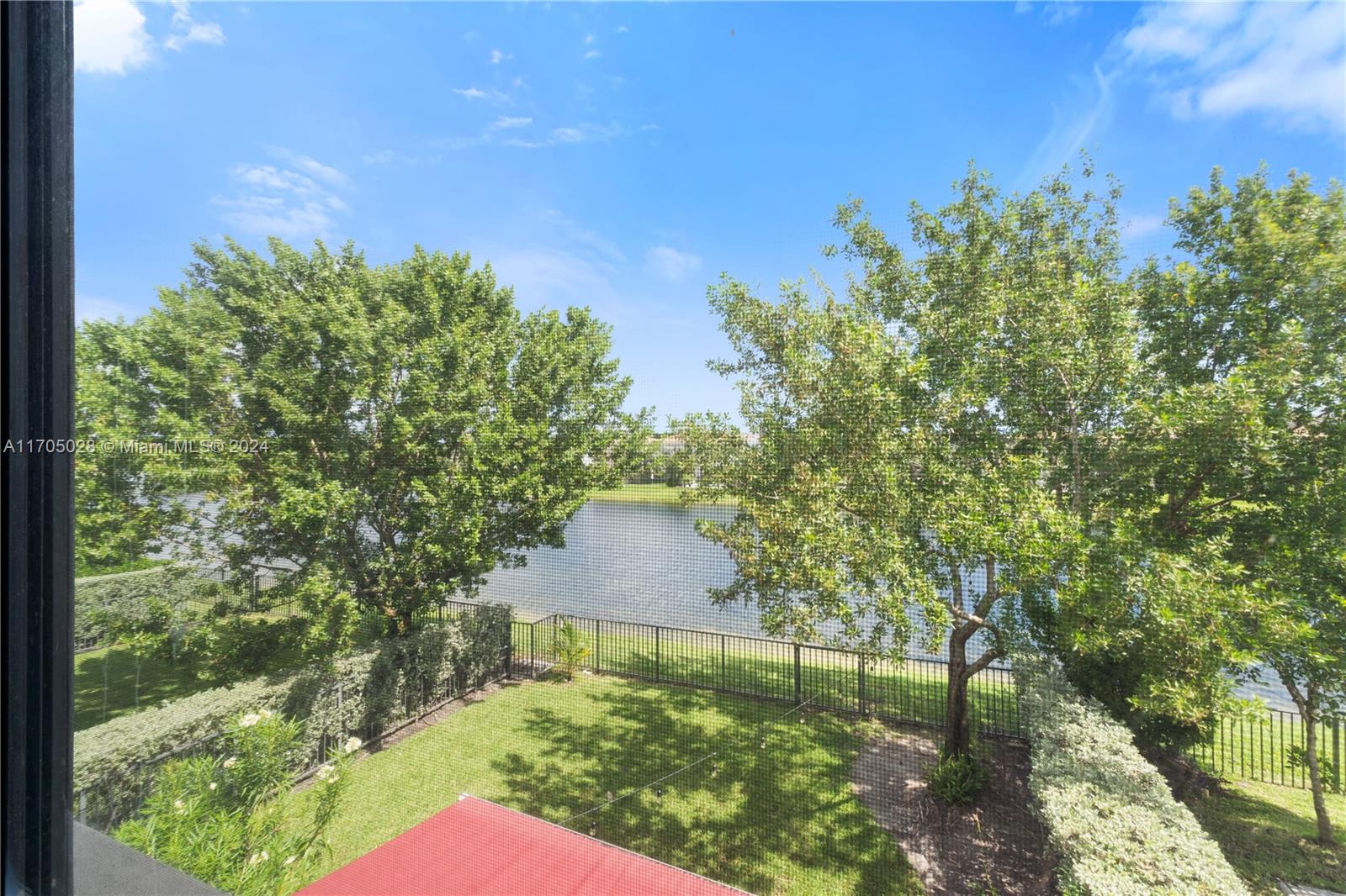 Listing Photo 12