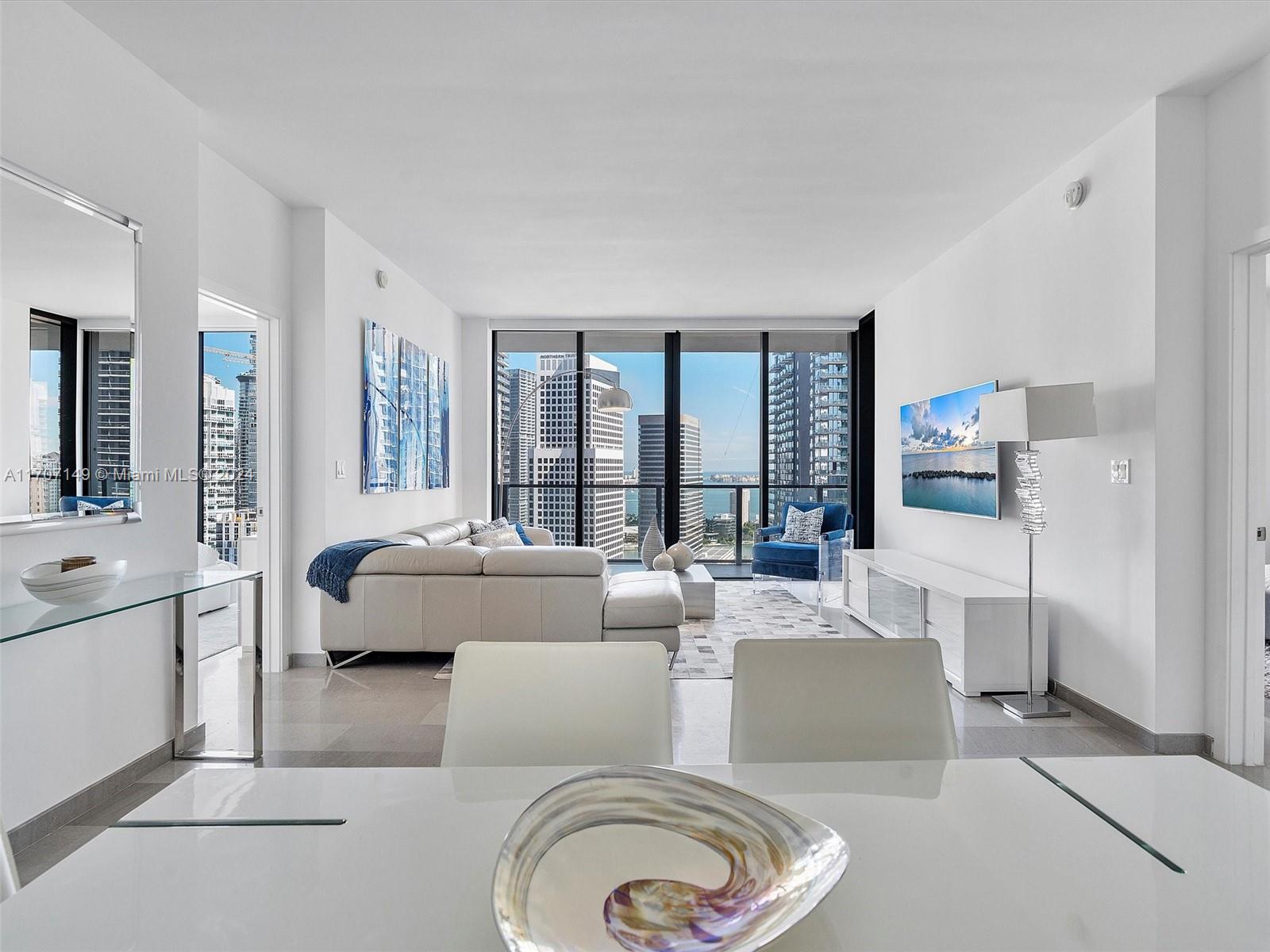 88 SW 7th St #2709, Miami FL 33130
