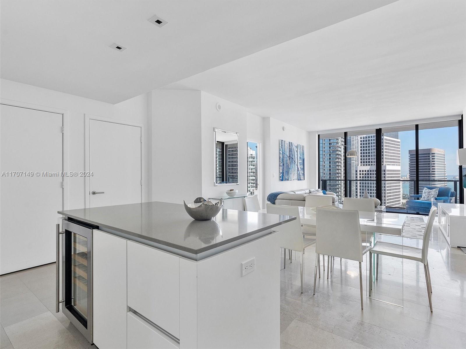 88 SW 7th St #2709, Miami FL 33130