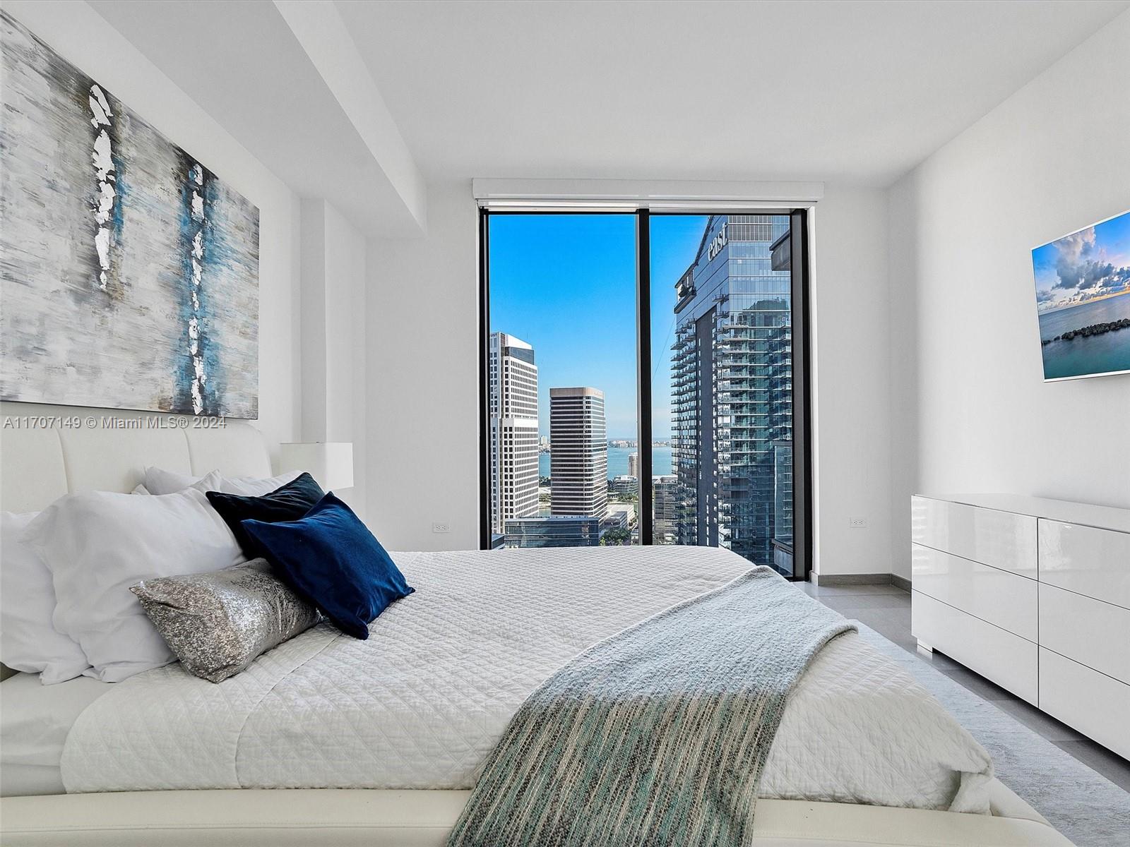 88 SW 7th St #2709, Miami FL 33130