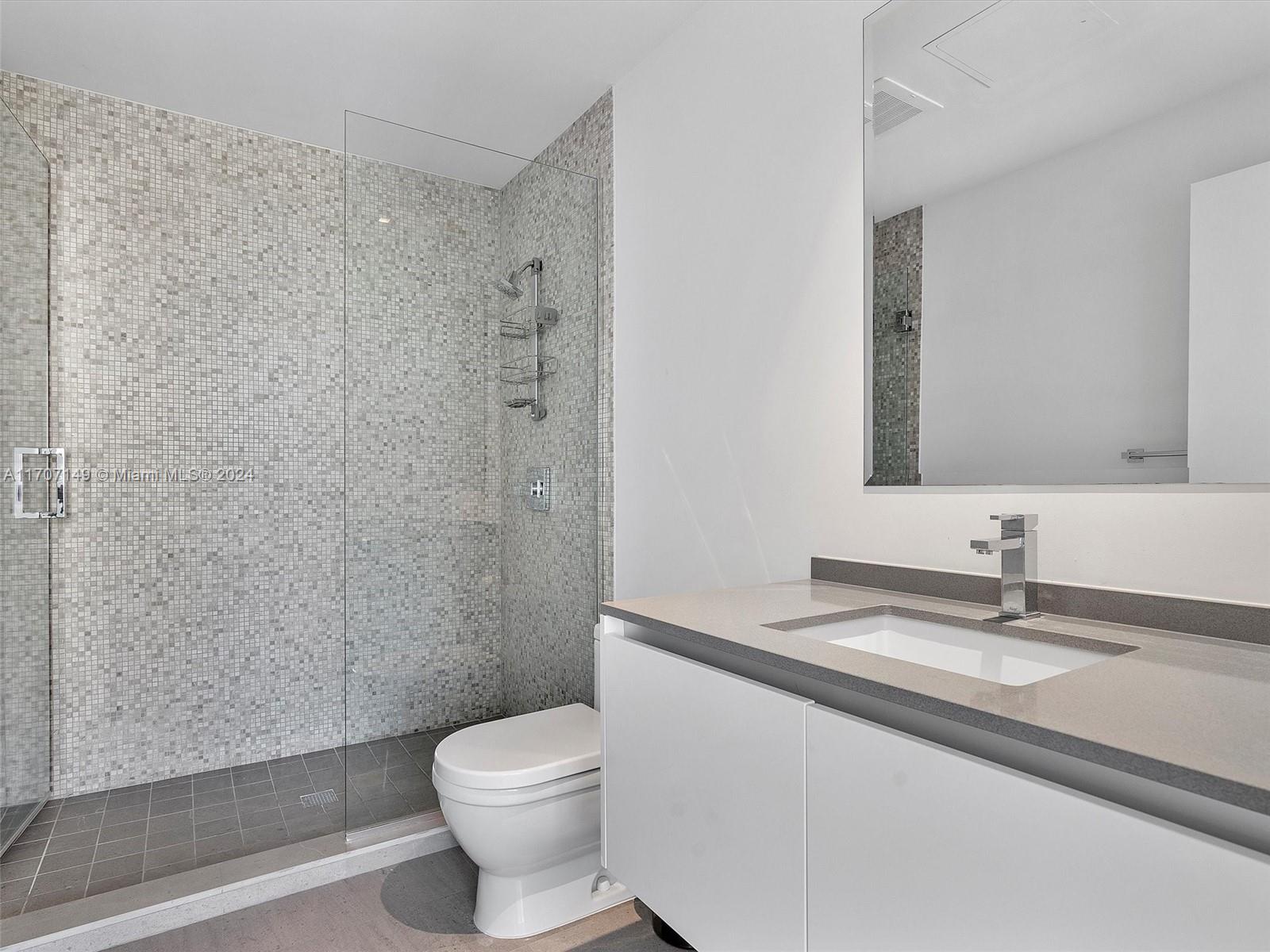 88 SW 7th St #2709, Miami FL 33130