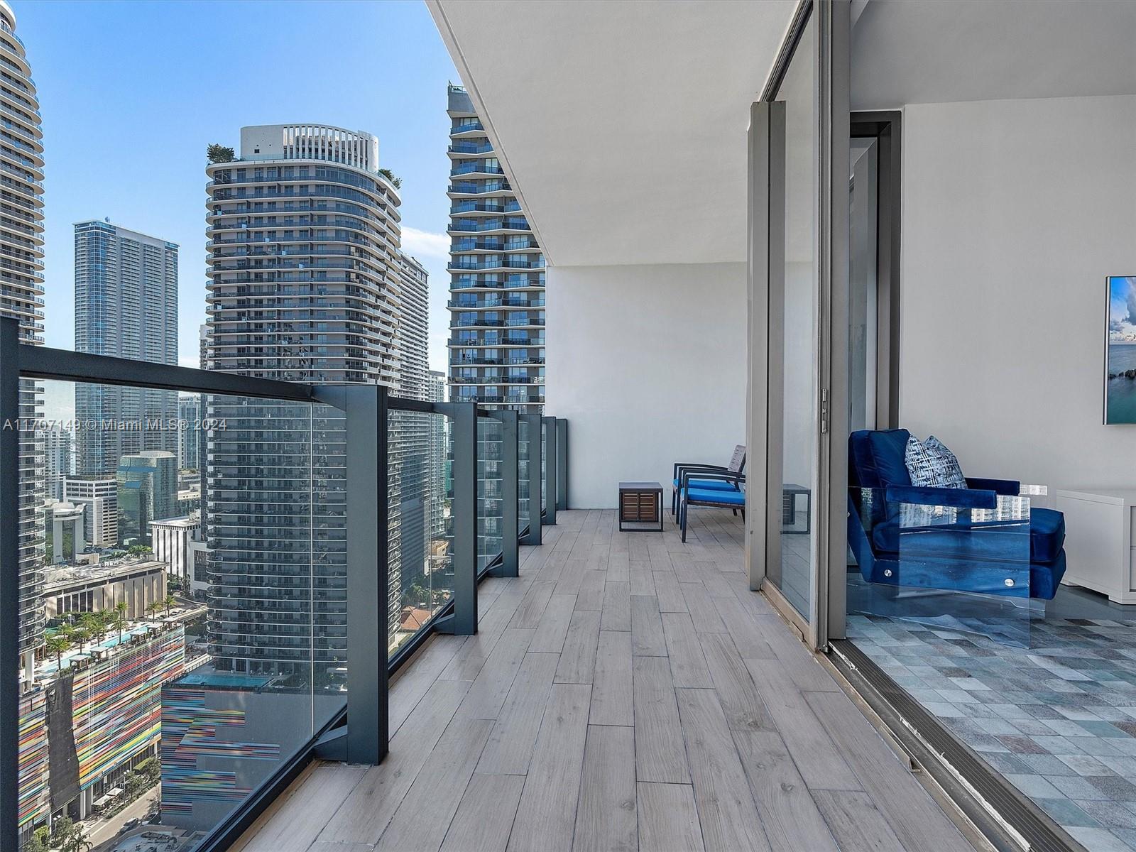 88 SW 7th St #2709, Miami FL 33130