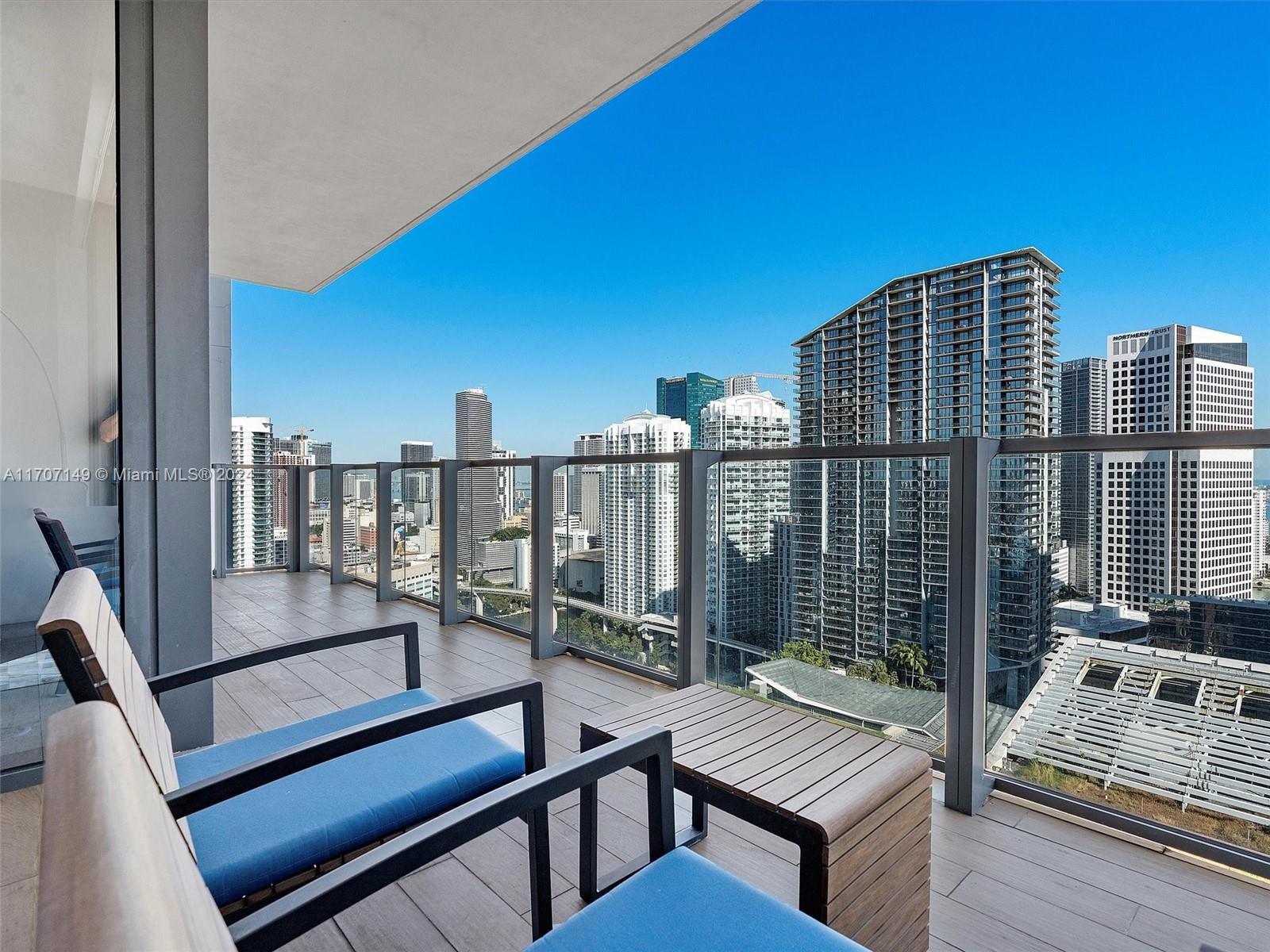 88 SW 7th St #2709, Miami FL 33130