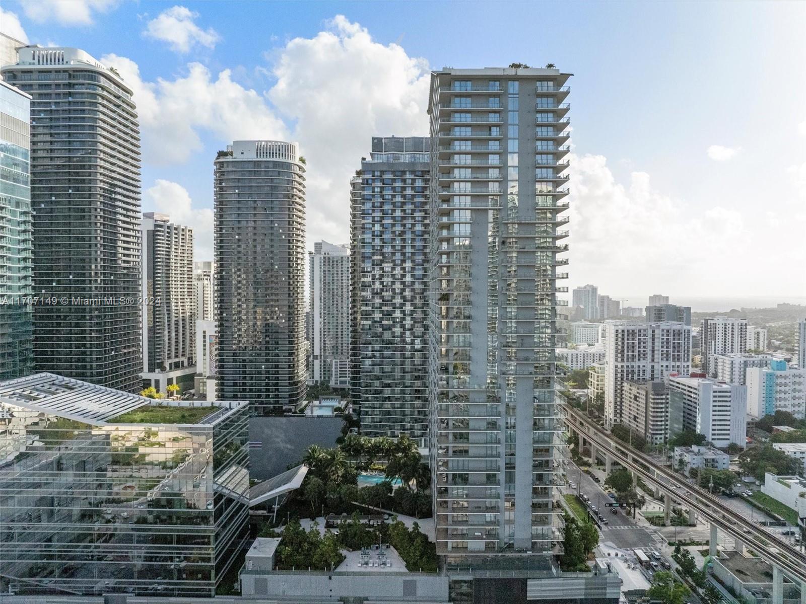 88 SW 7th St #2709, Miami FL 33130