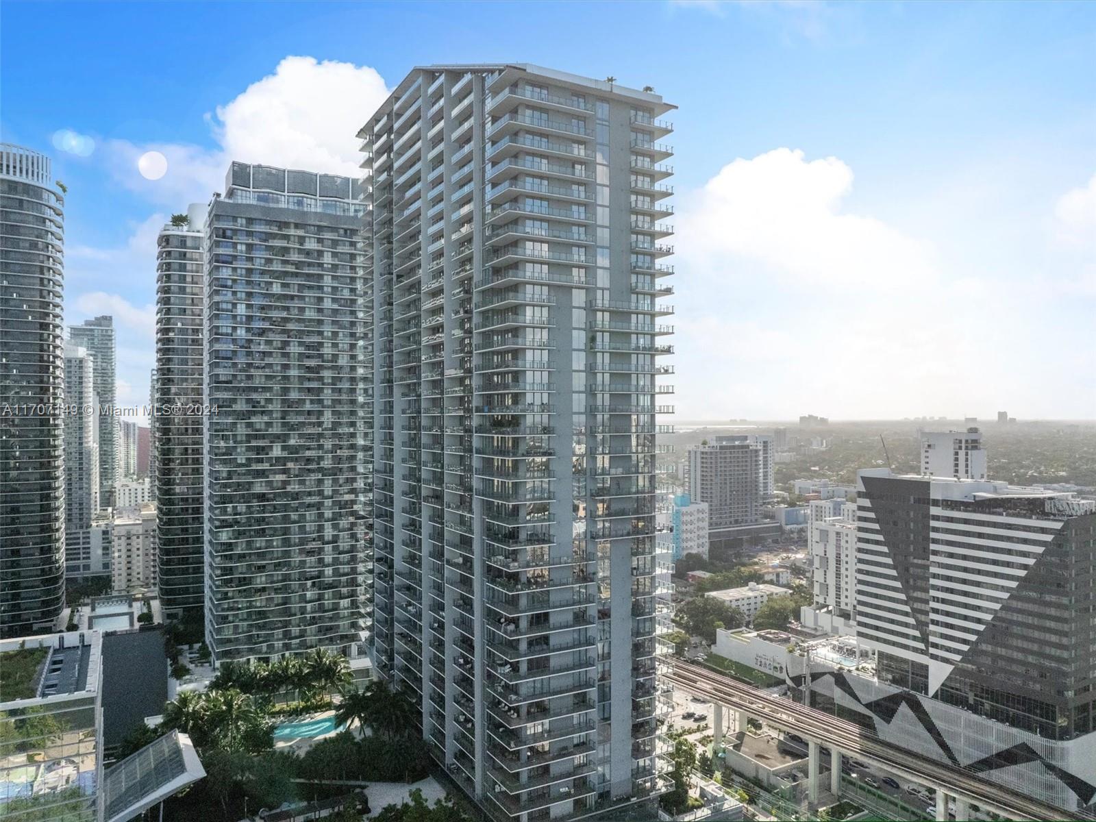 88 SW 7th St #2709, Miami FL 33130