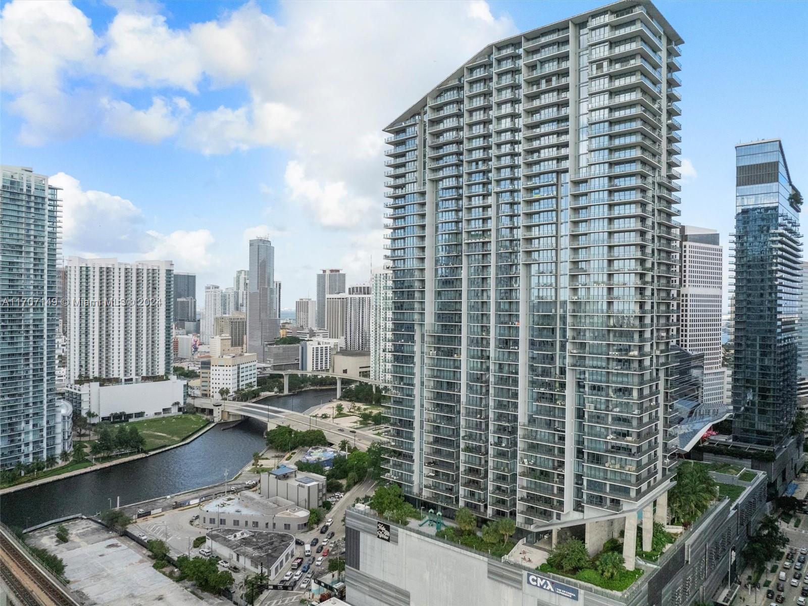 88 SW 7th St #2709, Miami FL 33130