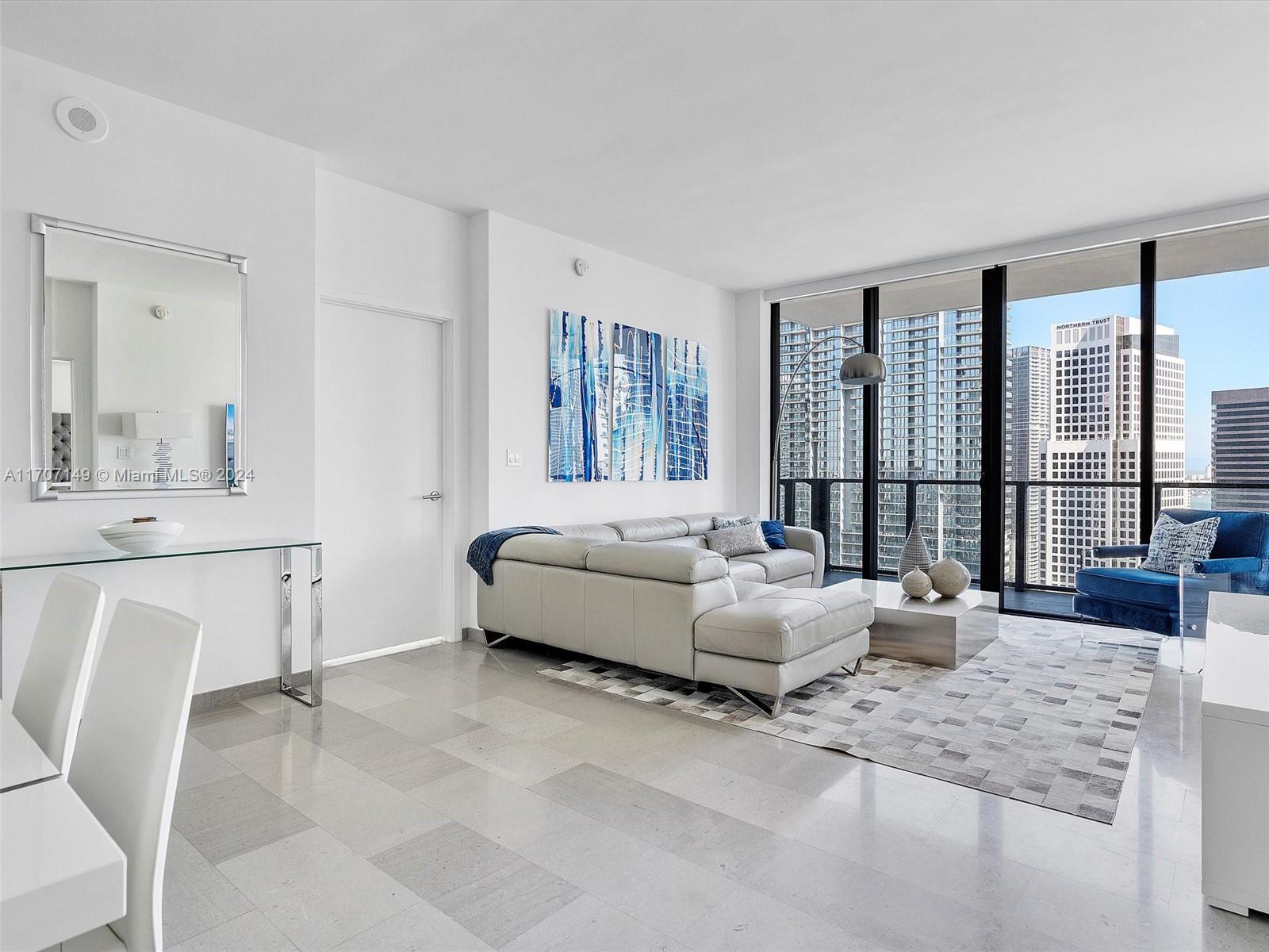 88 SW 7th St #2709, Miami FL 33130
