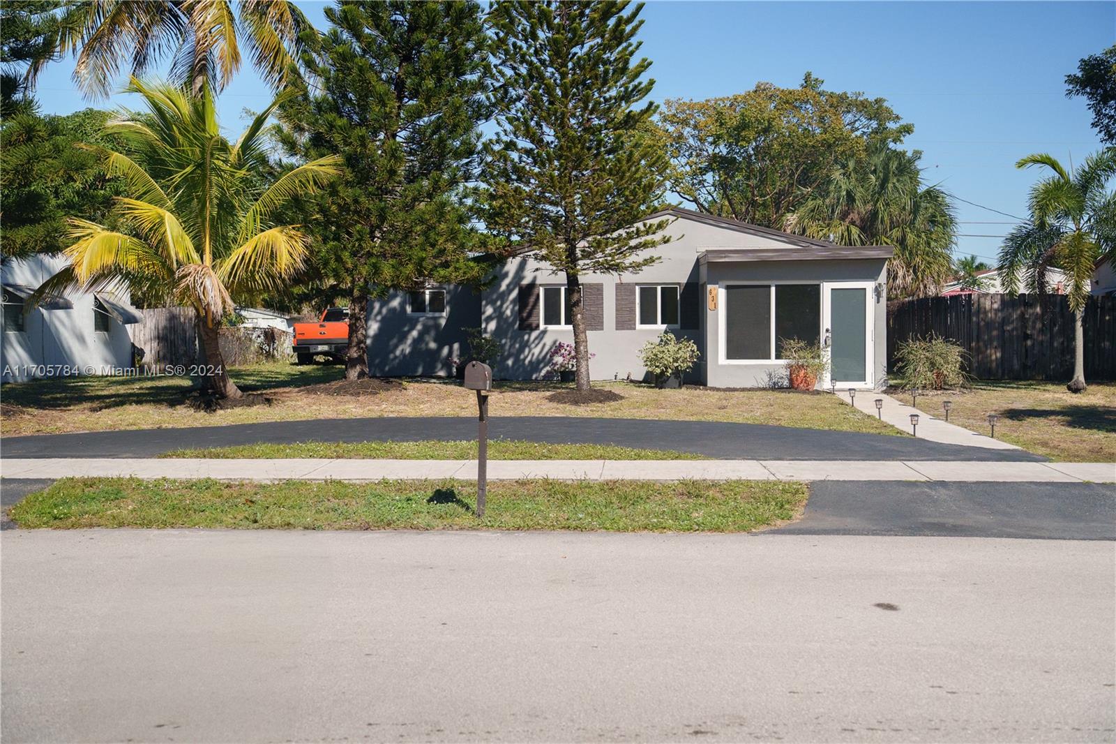 Residential, Oakland Park, Florida image 1