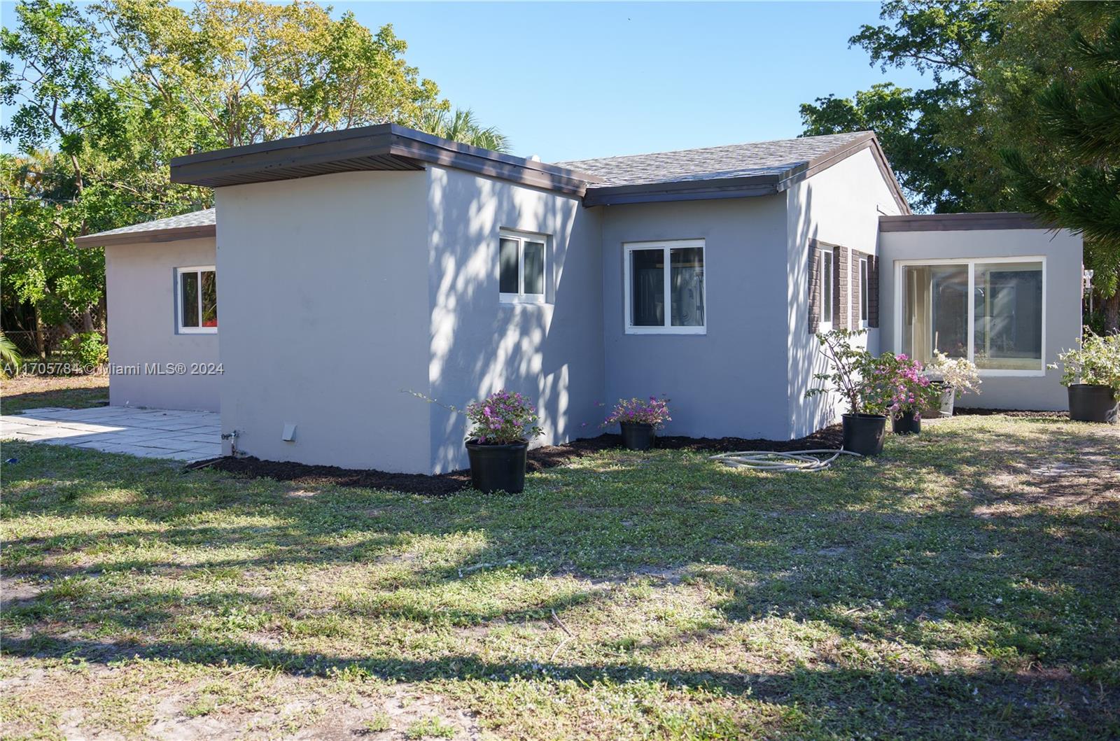 Residential, Oakland Park, Florida image 17