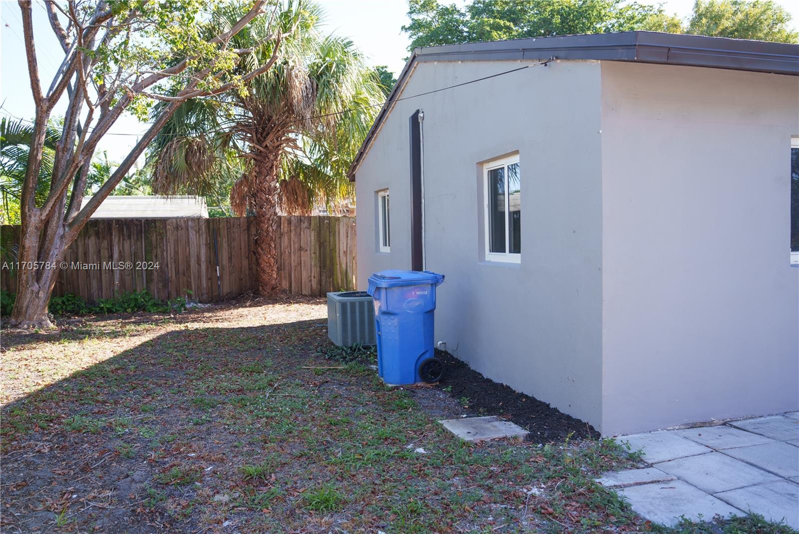 Residential, Oakland Park, Florida image 19