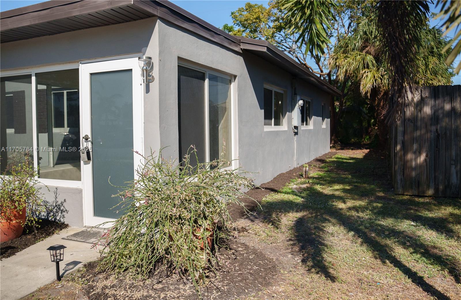 Residential, Oakland Park, Florida image 3