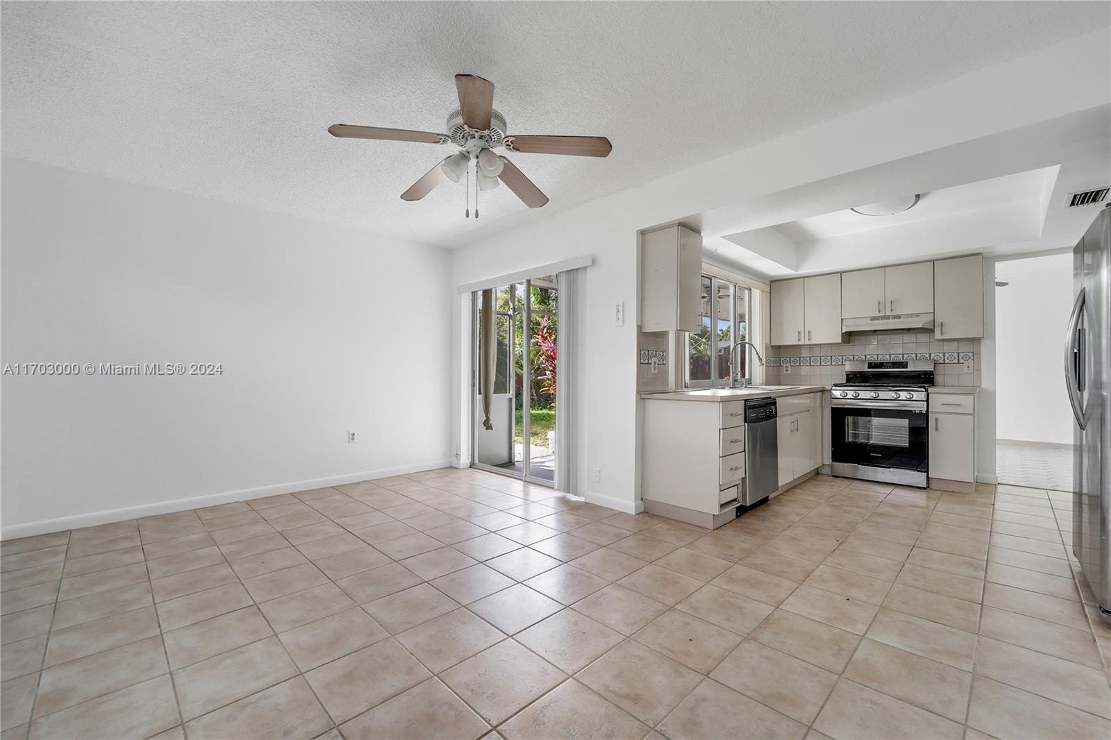 10150 NW 24th Street, Sunrise, Florida image 5